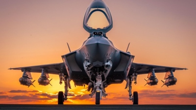 Φιάσκο - Το F-35, το «όπλο-θαύμα» καταρρέει - Υποταγή ΗΠΑ… στην υπεροχή των κινεζικών J-20 και J-35