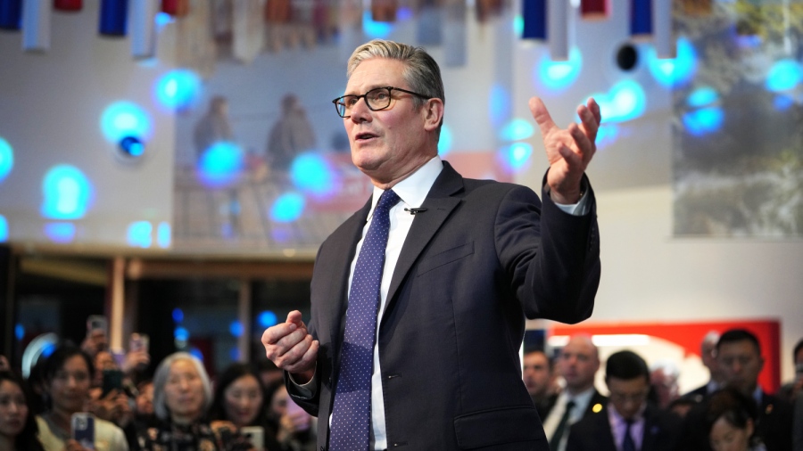 Καταπέλτης Dmitriev για το σκάνδαλο Epstein: «Ο Keir Starmer πρέπει να παραιτηθεί από την πρωθυπουργία της Βρετανίας»
