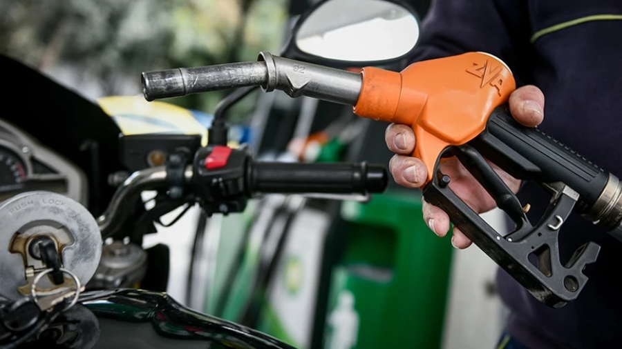 Fuel Pass 2: Ανοιχτή για όλα τα ΑΦΜ η πλατφόρμα - Έως πότε γίνονται οι αιτήσεις - Ποιοι οι δικαιούχοι