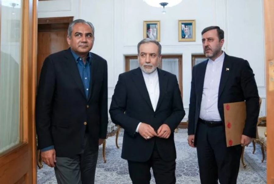 Diplomatic fever in Tehran as Pakistan interior minister meets Abbas Araghchi over US-Iran negotiations