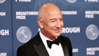 Bezos (Amazon): Διπλασιάστε τους φόρους μου, δεν θα σωθεί έτσι ο δάσκαλος στο Queens