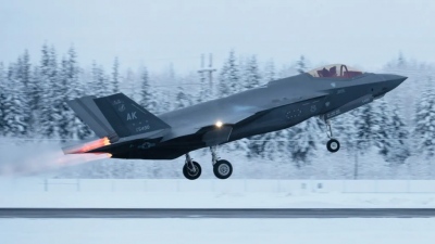 Αποκάλυψη σοκ για την πτώση του F-35 στην Αλάσκα - Ο πιλότος μιλούσε... 50 λεπτά με τη Lockheed Martin για τη βλάβη πριν τη συντριβή
