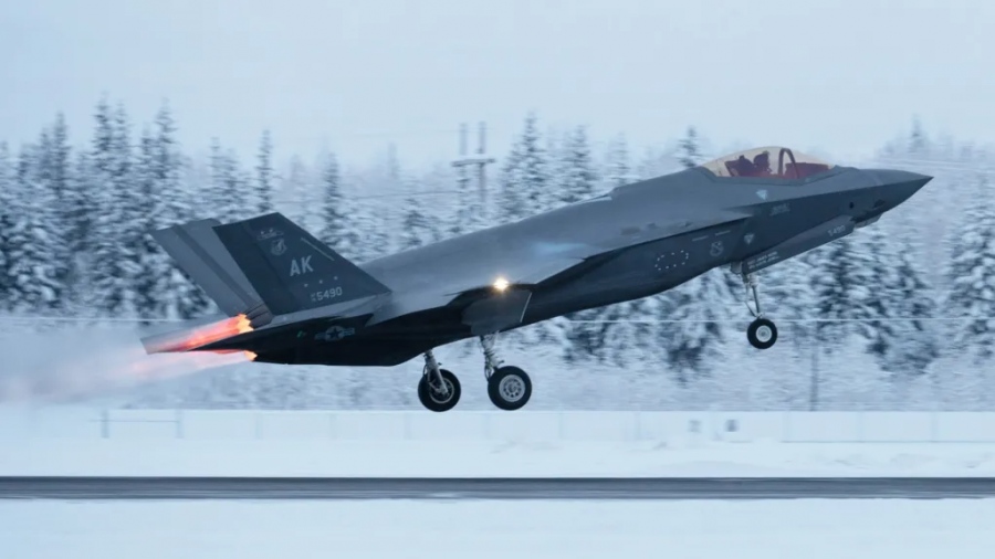 Αποκάλυψη σοκ για την πτώση του F-35 στην Αλάσκα - Ο πιλότος μιλούσε... 50 λεπτά με τη Lockheed Martin για τη βλάβη πριν τη συντριβή