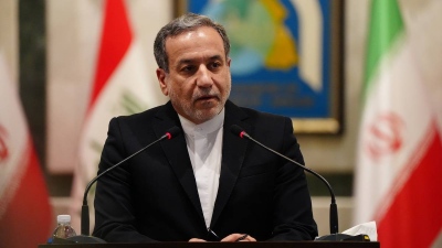 Araghchi σε Trump: «Οι ίδιες ανοησίες ξανά» – Καταδικασμένη να αποτύχει η οικονομική επίθεση των ΗΠΑ
