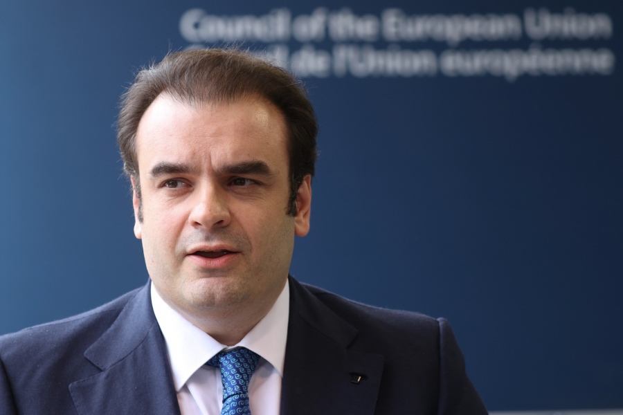 Πιερρακάκης στο Eurogroup: «Δεν θα λήξει άμεσα η κρίση, ακόμη και αν ανοίξουν τα Στενά - Ο κίνδυνος είναι μπροστά μας»