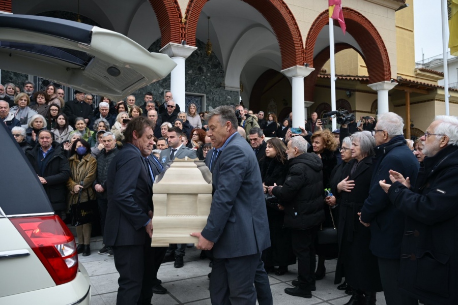 Θρίλερ ο θάνατος του Β. Καλογήρου - Δολοφονία «έδειξε» ο θείος του στον επικήδειο - Η αναφορά στα Τέμπη