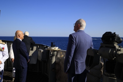 Ναυτική Εβδομάδα 2025 - Στη φρεγάτα «Σπέτσαι» για την επιθεώρηση του Στόλου εν πλω Τασούλας και Δένδιας