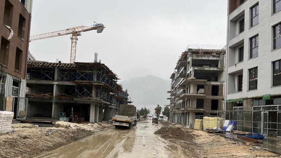 Τουρκία: Επικρίσεις και απόγνωση τρία χρόνια μετά τον διπλό σεισμό