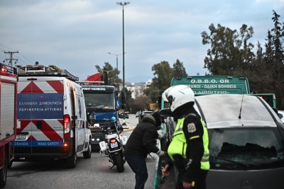 Σοβαρό τροχαίο στο Παλαιό Φάληρο - Καραμπόλα με 5 οχήματα στη λεωφόρο Ποσειδώνος