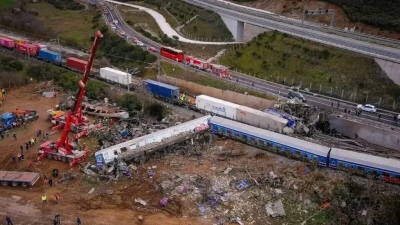 Ντροπή και απαξίωση για Τέμπη - Σαν σαρδέλες στο δικαστήριο - Οργή από συγγενείς: «Θα σας φάμε ζωντανούς!» - Έδιωξαν τις κάμερες