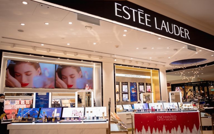 Estée Lauder: Συνεχίζει το «ψαλίδι» στις θέσεις εργασίας - Αφήνει εκτός 10.000 εργαζομένους