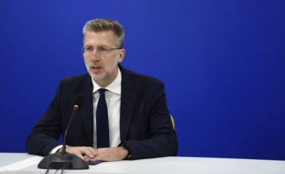 Ντροπή Σκέρτσου: Με ροζ... excel επιχειρεί να εξωραΐσει την κόλαση στην αγορά εργασίας και τα πενιχρά εισοδήματα για τους Έλληνες