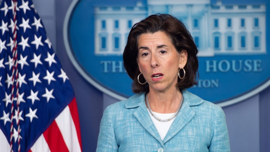 Η Wall Street έχει βρει τον αντικαταστάτη του Biden – Ακόμη και οι NY Times βλέπουν πιθανότητες στην Υπουργό Raimondo