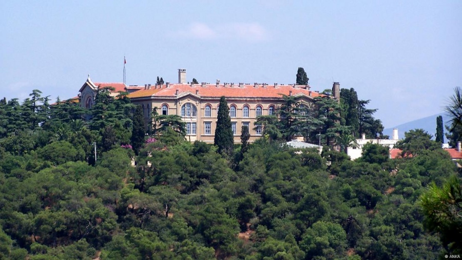 Ο Trump και η Θεολογική Σχολή της Χάλκης