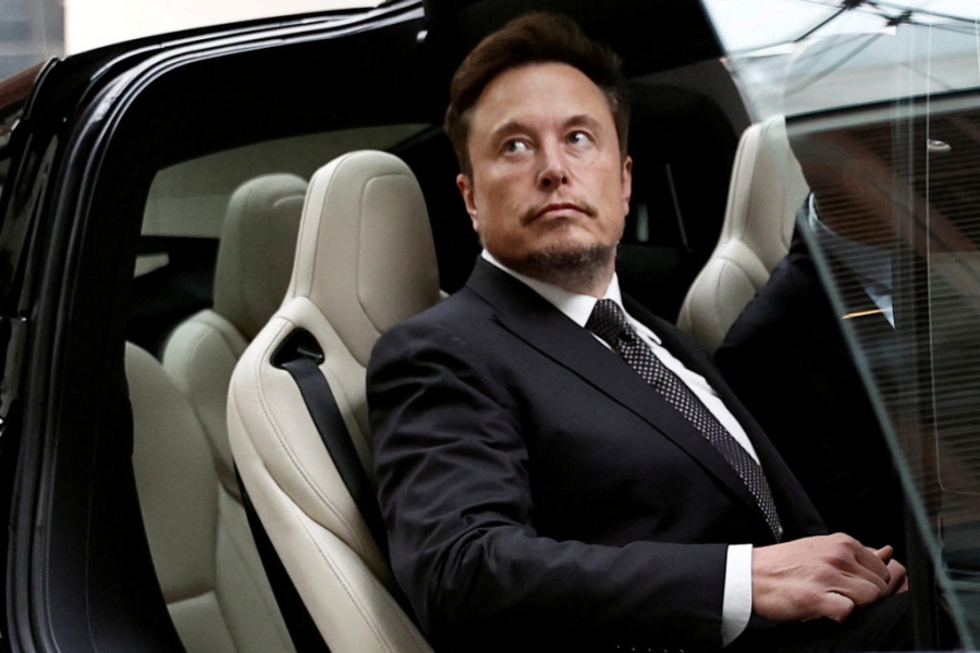 Πολύ σκληρός για να πεθάνει - Ο Musk ανασταίνει την Tesla και τη μετατρέπει σε Κέντρο Τεχνητής Νοημοσύνης
