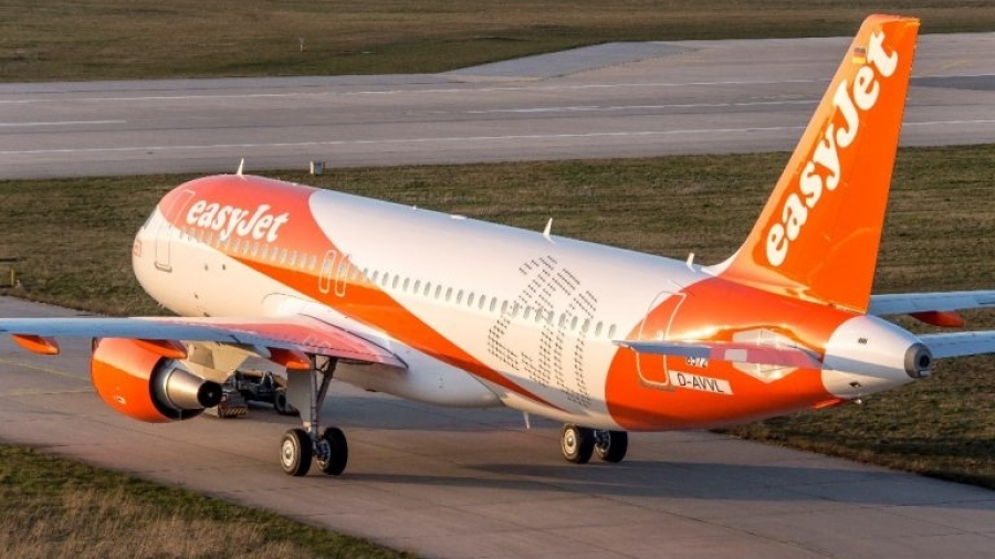 Σεισμός στην EasyJet: Φόβοι για «ξεπούλημα» της εταιρείας μετά την εξαγορά από την Castlelake - Τρέμουν την απόλυση οι πιλότοι