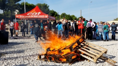 Χάος με τα καύσιμα στη Γαλλία, συνεχίζεται η απεργία στην TotalEnergies - Επιτάξεις εργαζομένων από την κυβέρνηση