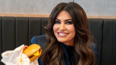 H Kimberly Guilfoyle έκανε εγκαίνια... στο νέο κατάστημα των McDonald’s στο The Mall