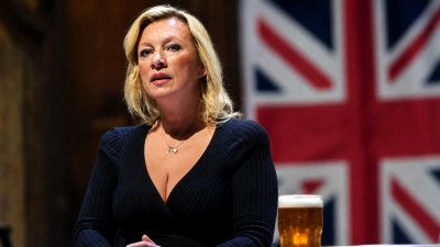 Άφωνοι οι Βρετανοί με το μήνυμα φωτιά της Zakharova: «Πίνετε... φτηνές μπίρες και μετά γράφετε ανοησίες για τη Ρωσία»