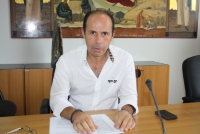 Απίστευτο περιστατικό στη Ραφήνα: Πρώην δήμαρχος κυνήγησε και κλώτσησε τον Ευάγγελο Μπουρνούς