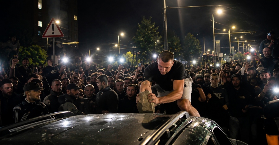 Χάος στην Ουκρανία: Όχλος ισοπέδωσε το Lviv – Ανέτρεψαν οχήματα του Στρατού για να γλιτώσουν από την επιστράτευση