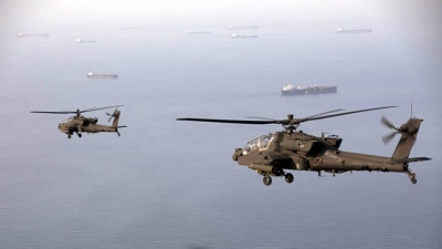 Επιβεβαιώνει η CENTCOM τη διάσωση πληρώματος Apache στα Στενά του Hormuz μετά τη συντριβή του