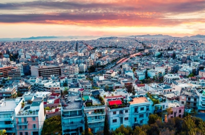 Η αθόρυβη εισβολή των Κινέζων που άλλαξε την Αθήνα - Η COSCO, οι αγορές σπιτιών και οι 8.000 νέες golden visas