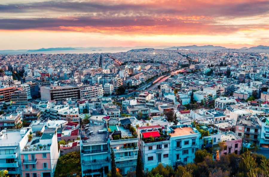 Η αθόρυβη εισβολή των Κινέζων που άλλαξε την Αθήνα - Η COSCO, οι αγορές σπιτιών και οι 8.000 νέες golden visas
