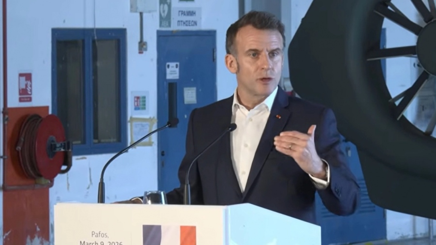 Ο Macron απάντησε στον Trump για το «χαστούκι που του έδωσε» η γυναίκα του