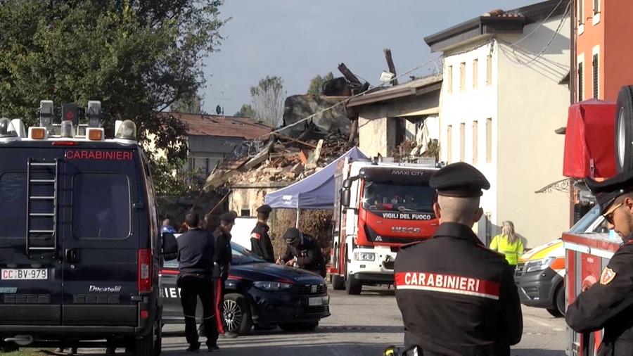 Σοκ... τίναξαν στον αέρα το σπίτι τους, λόγω έξωσης - Βράζουν και οι Έλληνες