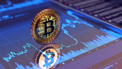 Σε αμόκ το Bitcoin: Εκτόξευση 8% σε χρόνο-ρεκόρ - Έσπασε το φράγμα των 69.500 δολ. και «βλέπει» νέα υψηλά