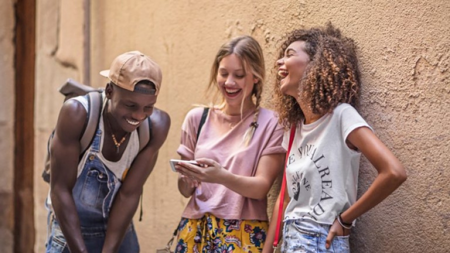 Πώς η Gen Z και η τεχνητή νοημοσύνη επηρεάζουν τον τουρισμό