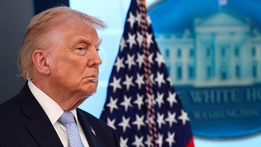 Παρέμβαση Trump: Ο στρατός παραμένει στις θέσεις του γύρω και… μέσα στο Ιράν μέχρι τη συμφωνία
