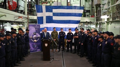 Επιχείρηση Ασπίδες: Στη Φρεγάτα «ΨΑΡΑ» ο Δένδιας, πριν αποπλεύσει για την Ερυθρά Θάλασσα