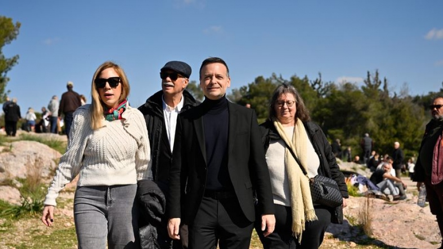Δήμος Αθηναίων: Πλήθος κόσμου στο  γλέντι στον Λόφο του Φιλοπάππου - Δούκας: Τιμάμε και φέτος μια παράδοση δεκαετιών