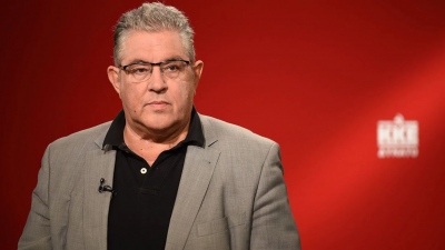 Παρέμβαση Κουτσούμπα (ΚΚΕ) για ομόφυλα ζευγάρια: Ο Μητσοτάκης καταργεί την πατρότητα και τη μητρότητα και φέρνει γονέα 1, 2, 3 και βάλε