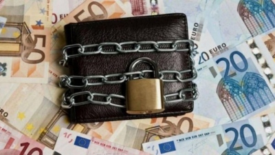 Αγριότητα - Πάνω από 500.000 οι κατασχέσεις λογαριασμών επιχειρήσεων από την εφορία... οδηγούν σε εγγυημένα λουκέτα