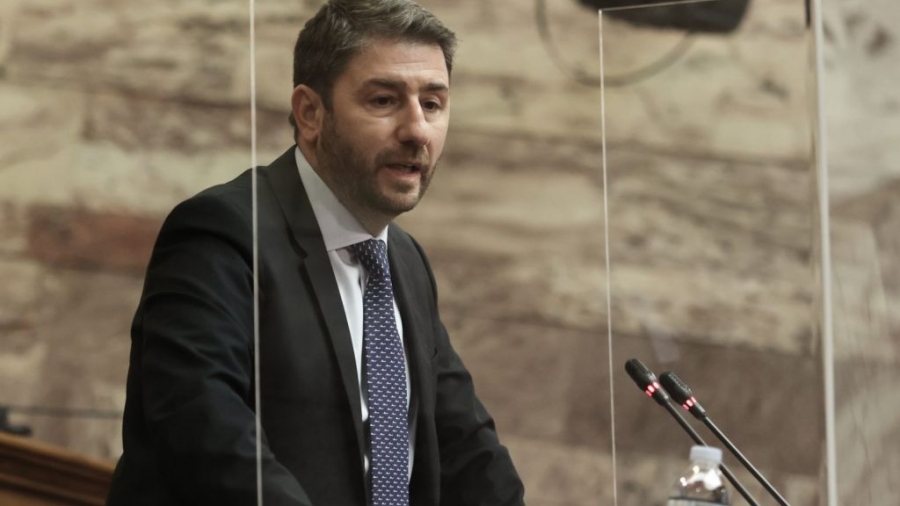 Το ΠΑΣΟΚ υπερψηφίζει την τροπολογία για το κόμμα Κασιδιάρη - Η δήλωση του Ανδρουλάκη
