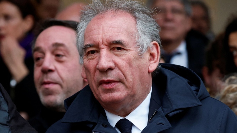 Bayrou (Γαλλία) σε αντιπολίτευση: Ή θα με στηρίξετε ή θα υπάρξει χάος