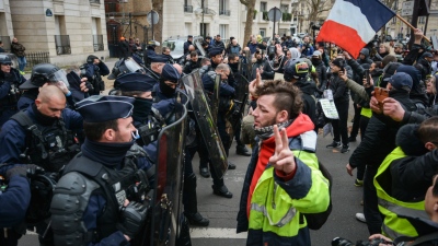 Ο νέος ταξικός πόλεμος που ανατρέπει τα δεδομένα - Οι λαοί εξεγείρονται απέναντι στις διεφθαρμένες ελίτ και στην καταπίεση