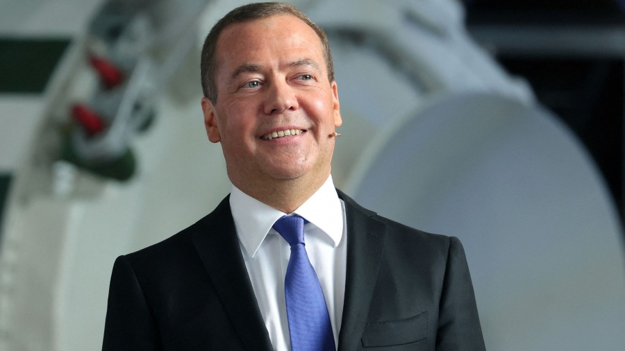 Κόλαφος Medvedev για τα «βρώμικα» Rafale στην Ουκρανία: «O... 