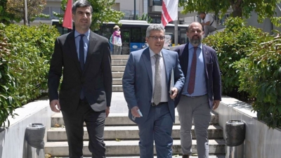 Μηνυτήρια αναφορά Ανδρουλάκη για την απόπειρα παγίδευσης του κινητού του τηλεφώνου στην Αρχή Προστασίας Δεδομένων