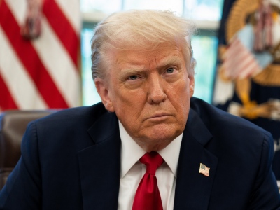 Επίθεση Trump στις πετρελαϊκές - Καταγγέλλει αισχροκέρδεια και απειλεί με έρευνα