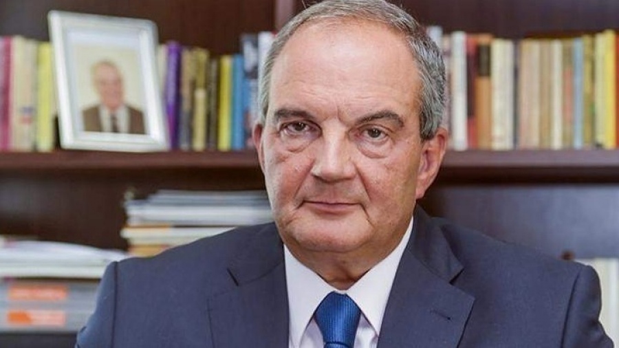 Ο Καραμανλής δεν καίγεται, θα απαντήσει στον Μητσοτάκη από τον Σεπτέμβριο…