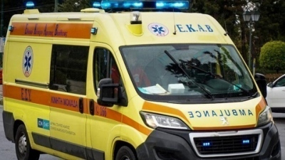 Νέα τραγωδία στην άσφαλτο - Νεκρός 20χρονος μετά από σφοδρή σύγκρουση μηχανών στο Λουτράκι