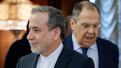 Έκτακτη επικοινωνία Lavrov και Araghchi για τη διέλευση των ρωσικών πλοίων από τα Στενά του Hormuz