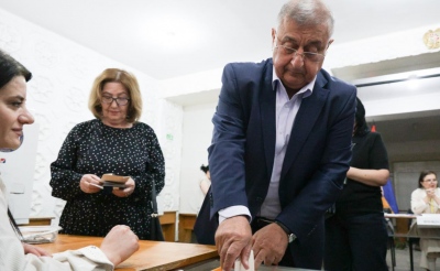Έκλεισαν οι κάλπες στις κρίσιμες εκλογές της Αρμενίας και άρχισε η καταμέτρηση των ψήφων - Αυξημένη συμμετοχή