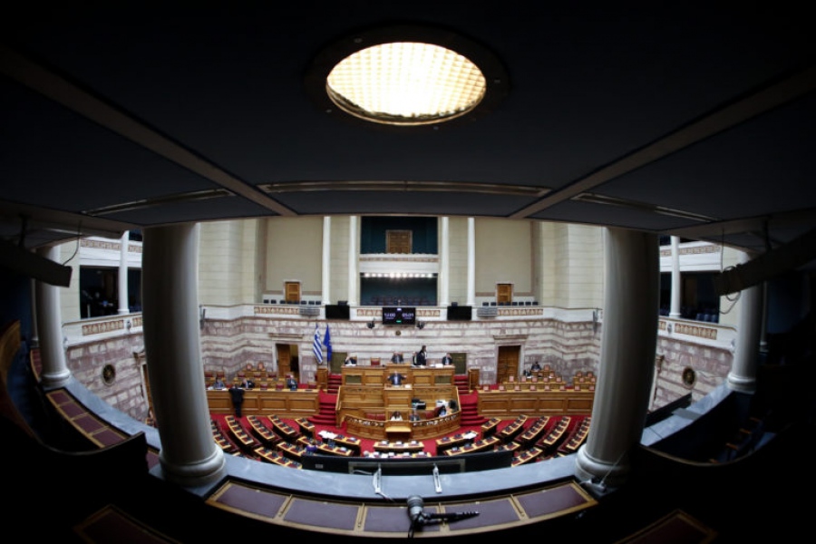 Κάτι τρέχει εδώ… Περίεργη τροπολογία δίνει τη δυνατότητα να επανεξεταστεί η επιμέλεια ανήλικων παιδιών… Κάποιοι δείχνουν την Κεφαλογιάννη…
