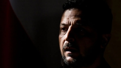 Αμερικανός αναλυτής σοκάρει: H απομόνωση του Zelensky δεν έρχεται από το εξωτερικό αλλά... από τα μέσα