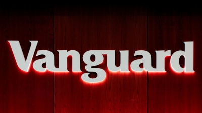 Ιστορικό ορόσημο για τη Vanguard: Το πρώτο ETF στον κόσμο που σπάει το φράγμα του 1 τρισ. δολαρίων σε στοιχεία ενεργητικού